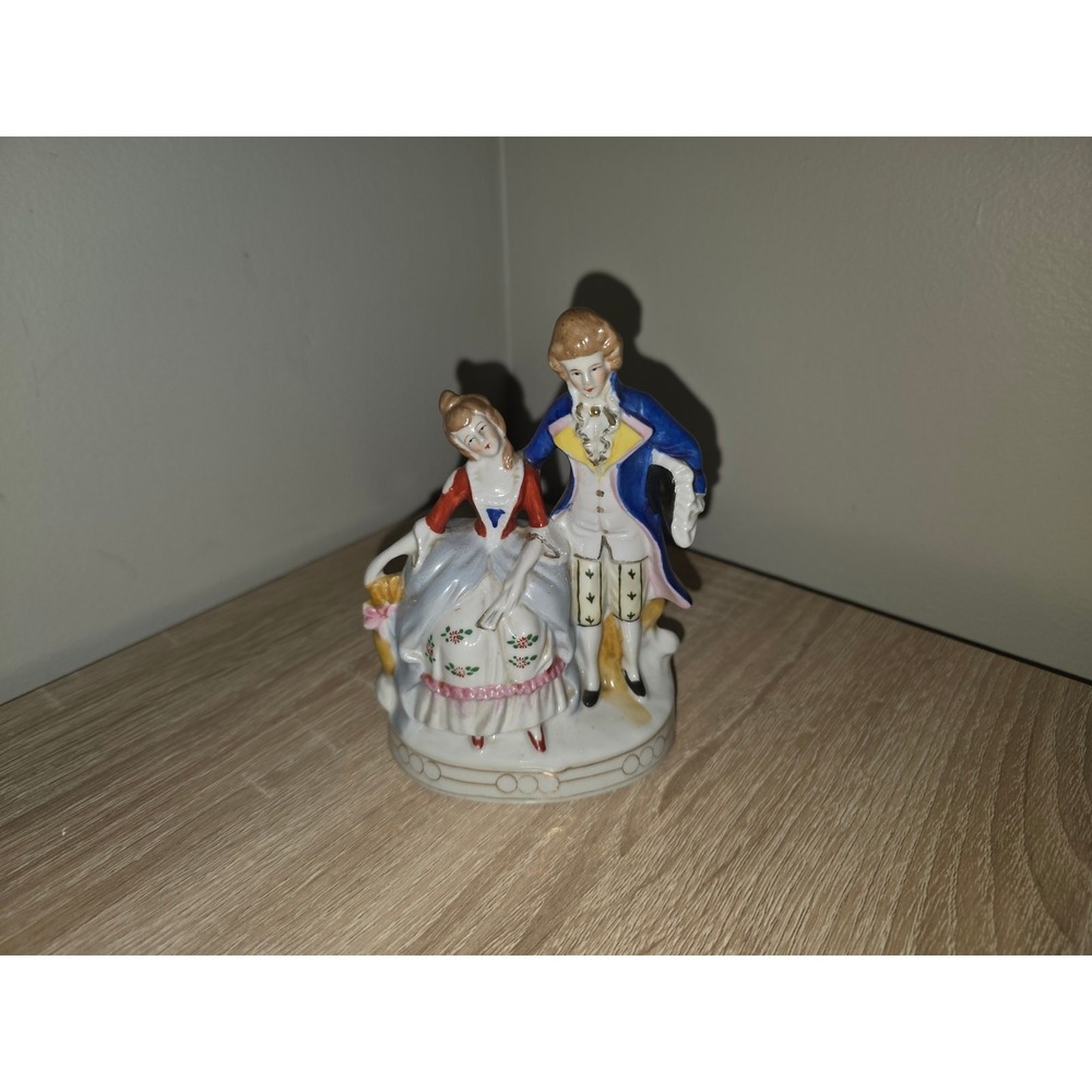 Vintage Maruyama Occupied Japan Porcelain Colonial Couple Figurine Blue Red